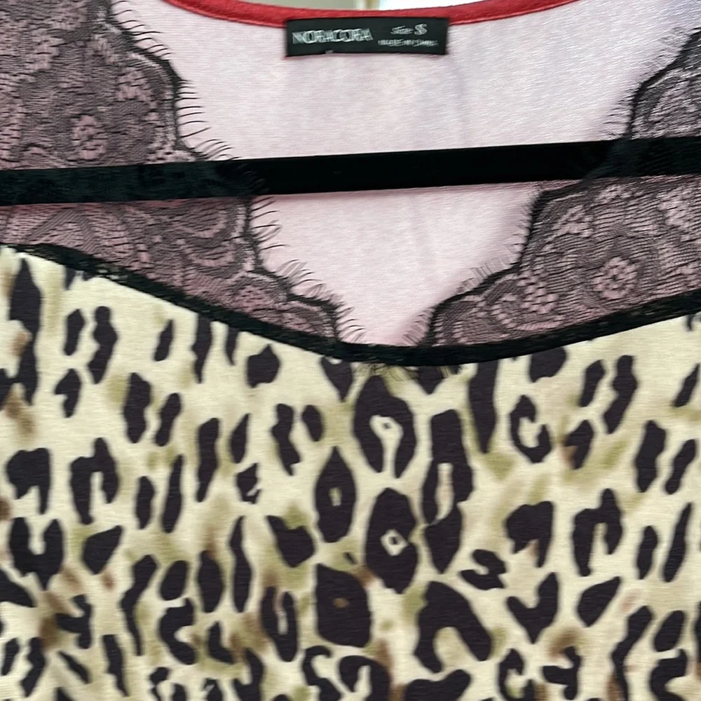 Pre-owned Red and Black Lace Leopard Print Women's Top - Picture 7 of 7